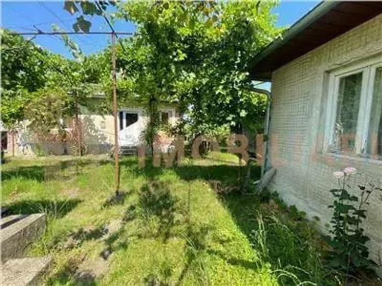 Casă cu Teren 2430 Mp în Satulung