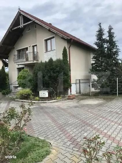 Casă cu 4 camere în Central
