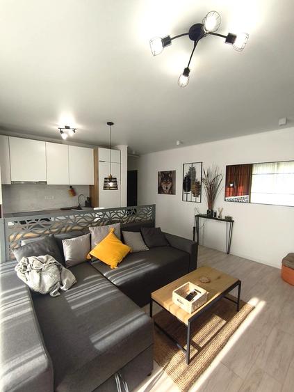 Apartament cu 2 camere decomandat în Parcul Carol