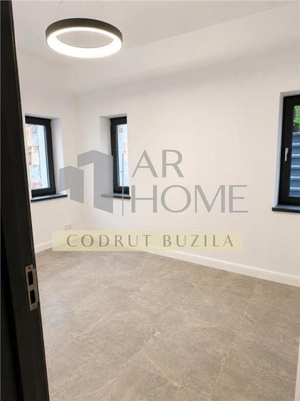 Casă individuală cu 5 camere cu Teren 385 Mp în Ultracentral
