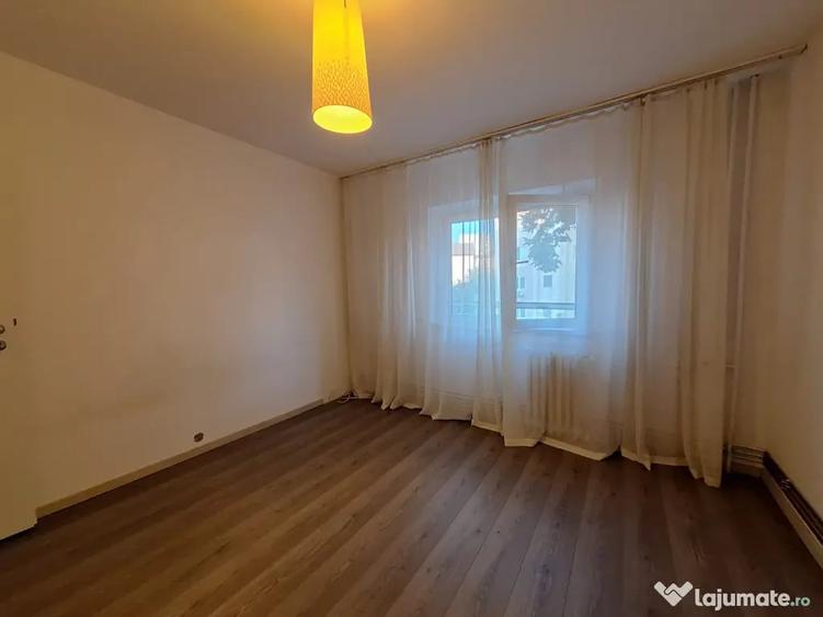 Apartament cu 3 camere decomandat în Dorobanților
