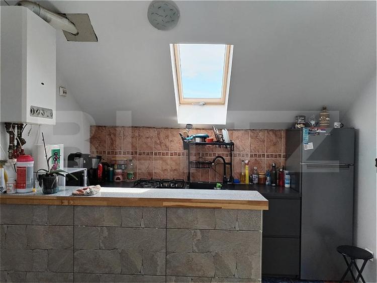 Apartament cu 2 camere semidecomandat, mobilat în Florești