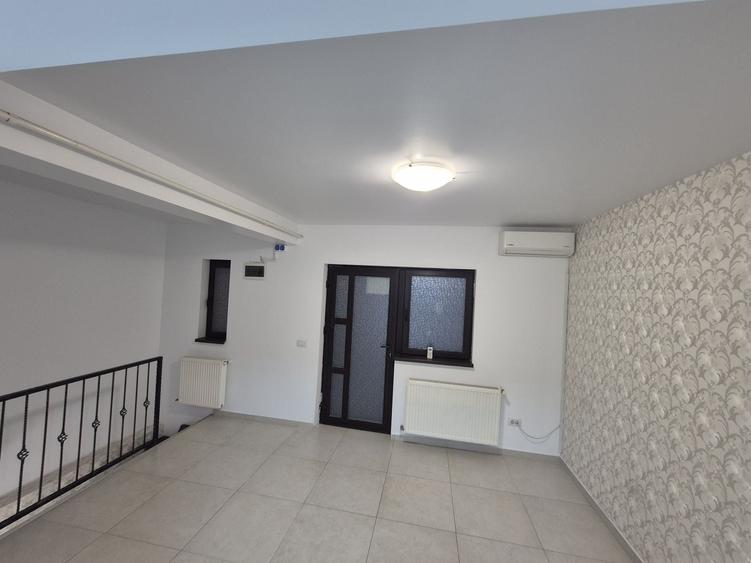Spațiu comercial, de 100 mp, în Central