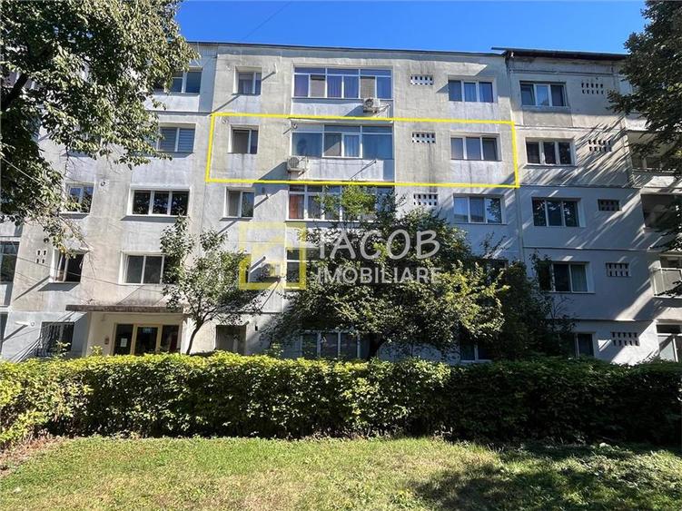 Apartament cu 2 camere semidecomandat, mobilat în Cornișa