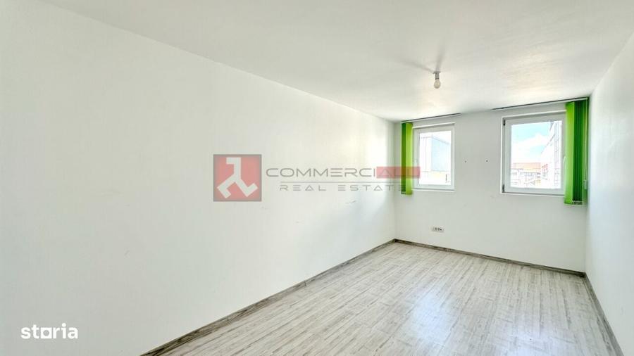 Spațiu comercial, de 600 mp, în Central