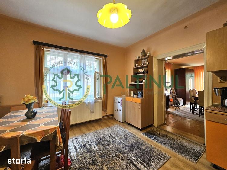 Casă cu 3 camere decomandat cu Teren 449 Mp în Central