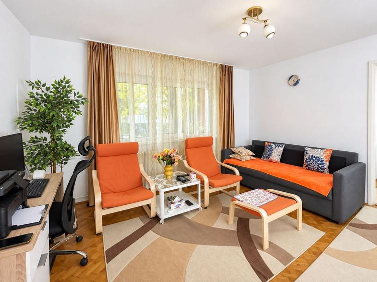 Apartament cu 2 camere semidecomandat, mobilat în Lipovei