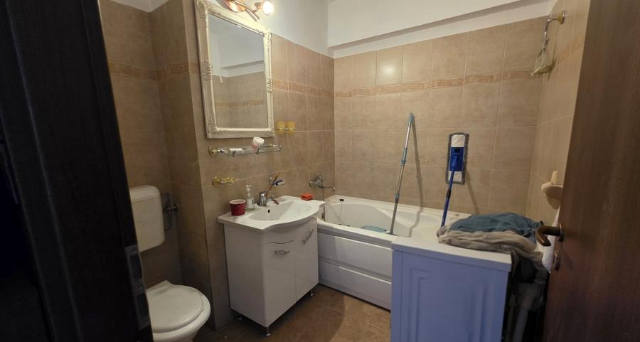 Apartament cu 2 camere semidecomandat, mobilat în Aradului