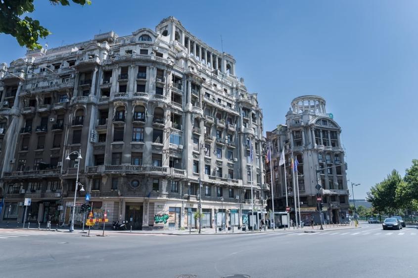 Apartament cu 3 camere circular în P-ța Unirii
