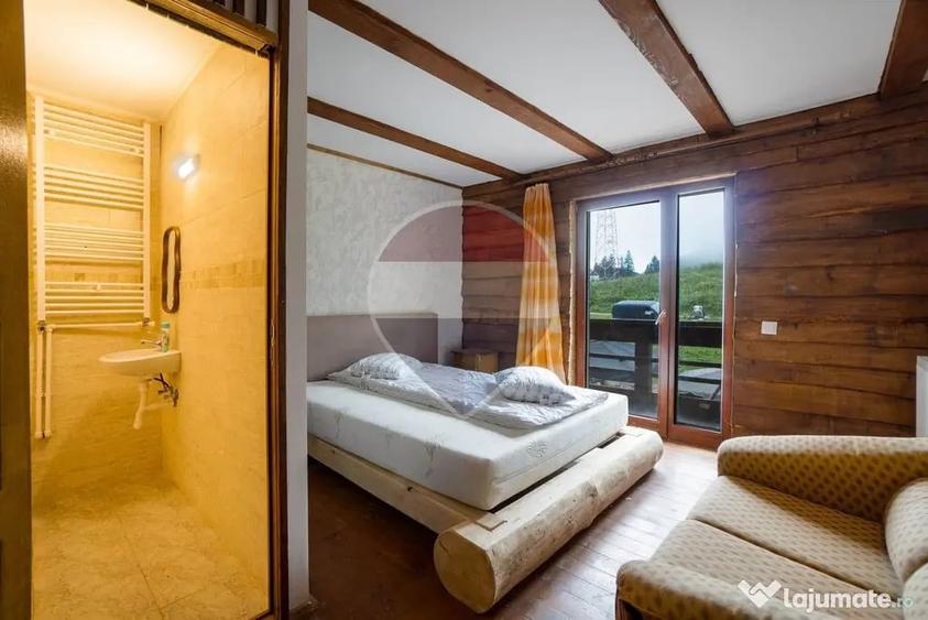 Casă cu 12 camere cu Teren 4300 Mp în Central