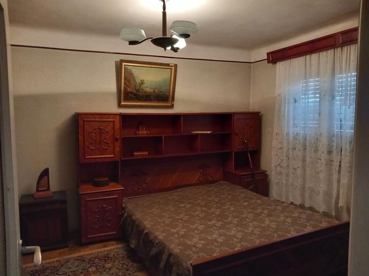 Casă cu 4 camere în Ghirdoveni