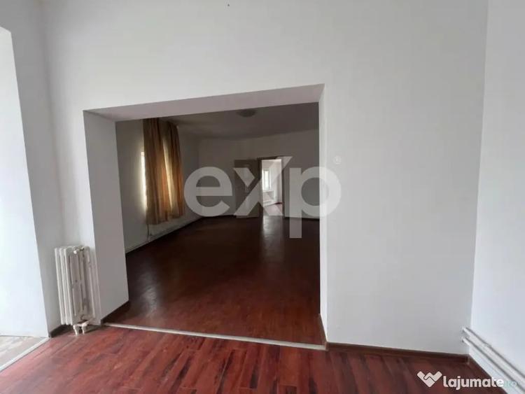 Casă cu 6 camere cu Teren 306 Mp în Central