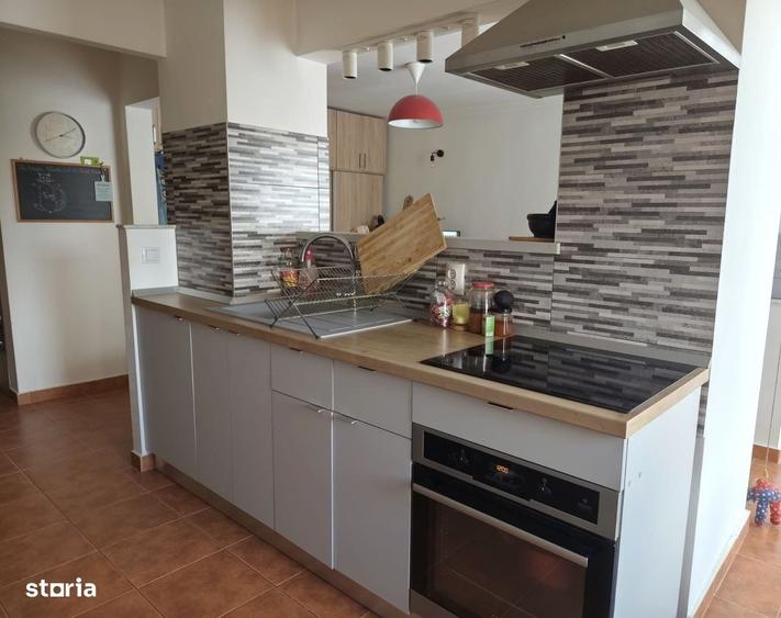 Apartament cu 2 camere decomandat în Republicii
