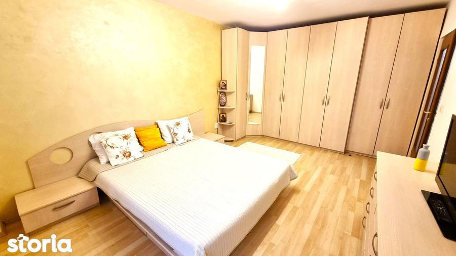 Apartament cu 3 camere în Malu Roșu
