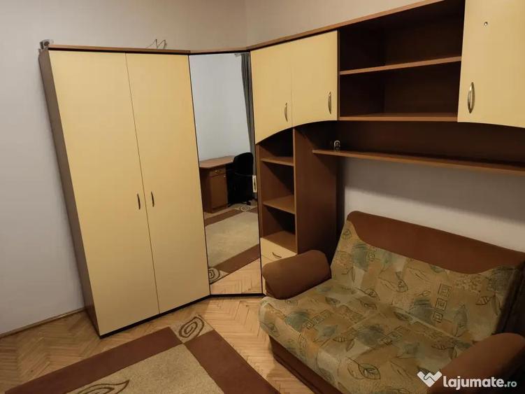 Apartament cu 2 camere decomandat în Pandurilor