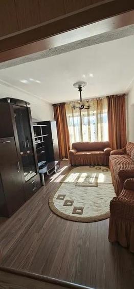Apartament cu 4 camere decomandat, mobilat în Nicolina