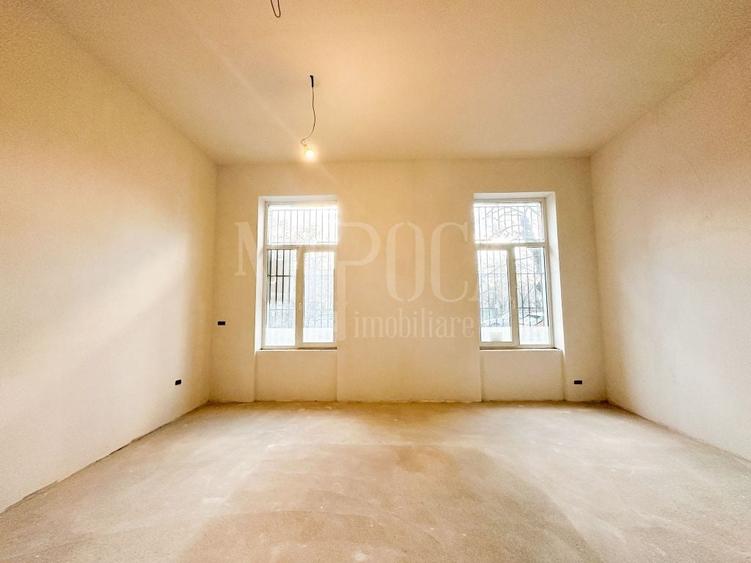 Apartament cu 4 camere decomandat în Central