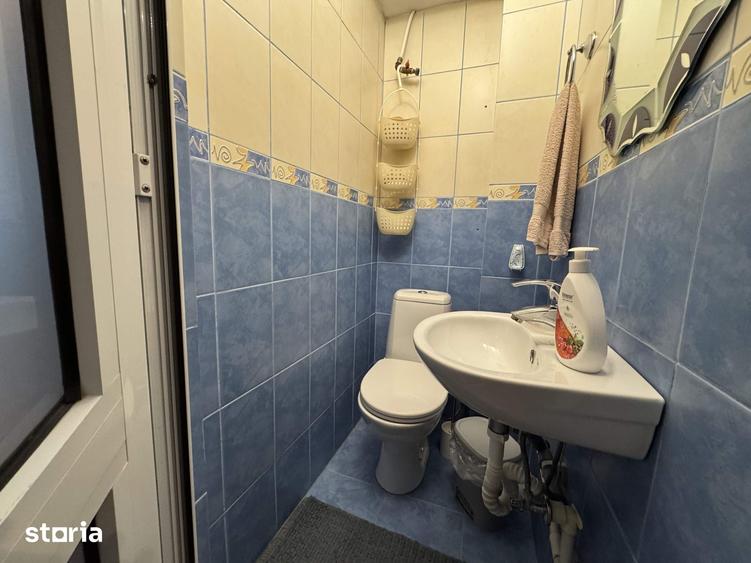 Apartament cu 3 camere semidecomandat în Central