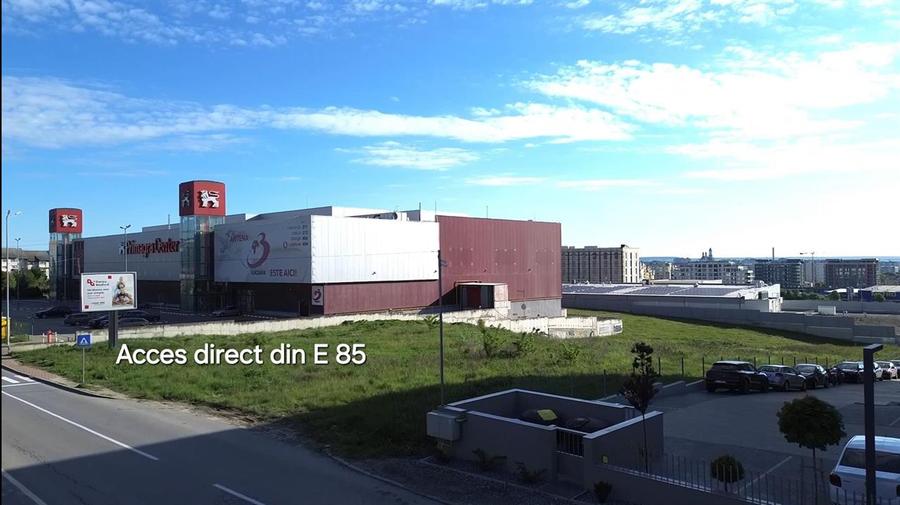 Teren Construcții intravilan de 8300 mp, în Sud-Vest