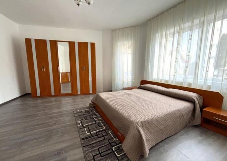 Casă individuală cu 3 camere cu Canalizare în Central