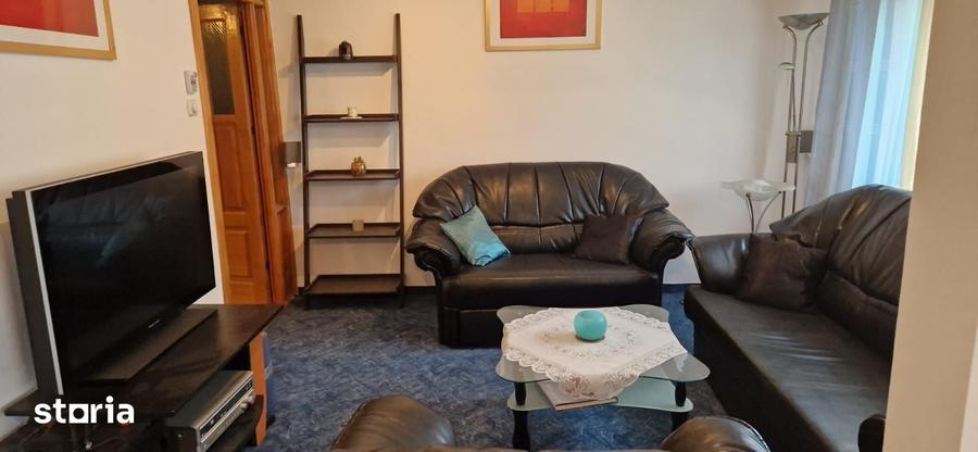 Apartament cu 4 camere decomandat în Central