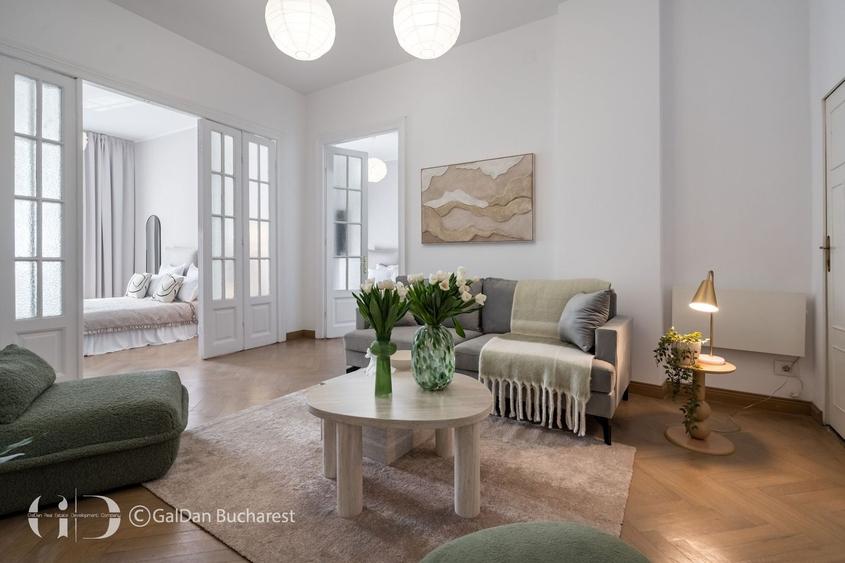 Apartament cu 5 camere, mobilat în Calea Victoriei