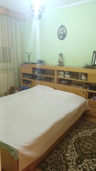 Apartament cu 3 camere semidecomandat în Crihala