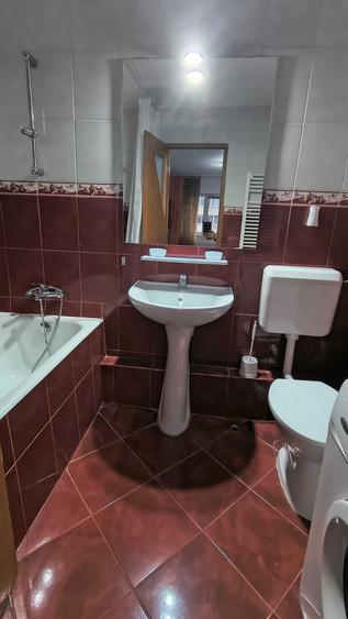 Apartament cu 2 camere semidecomandat în 1 Mai