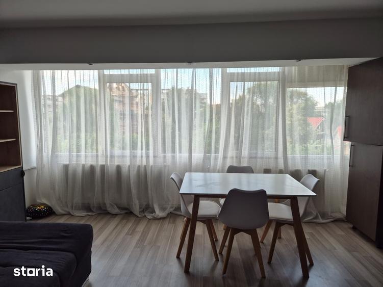 Apartament cu 3 camere semidecomandat în Nicolina