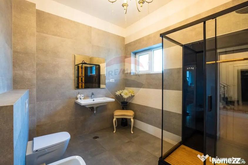 Casă cu 7 camere cu Teren 868 Mp în Trivale