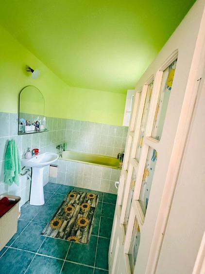 Casă cu 4 camere cu Teren 1500 Mp în Jebel