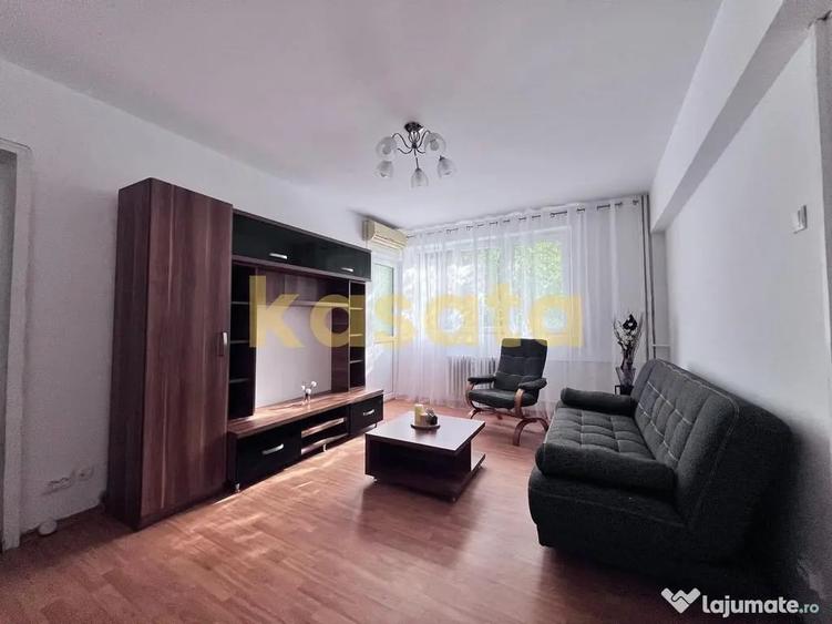 Apartament cu 3 camere semidecomandat în Crângași