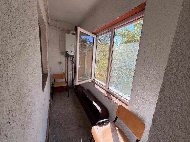 Apartament cu 2 camere decomandat, mobilat în Aradului