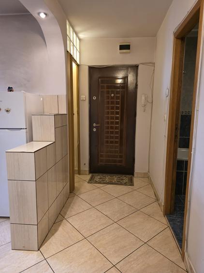 Garsonieră decomandată, mobilată în Dristor