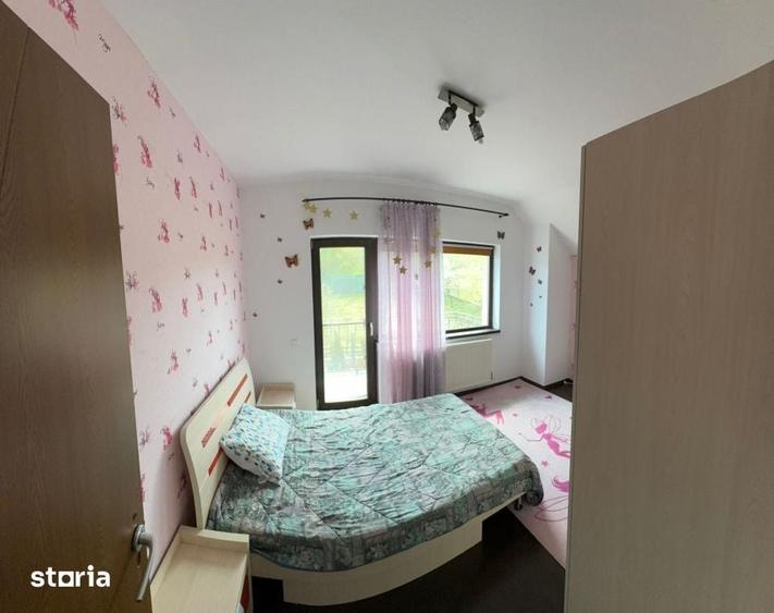 Casă cu 4 camere cu Teren 3000 Mp în Târgșoru Vechi