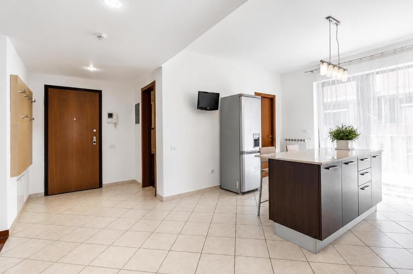 Apartament cu 3 camere decomandat, mobilat în Herăstrău