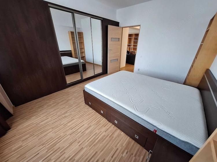 Apartament cu 3 camere decomandat în Berceni