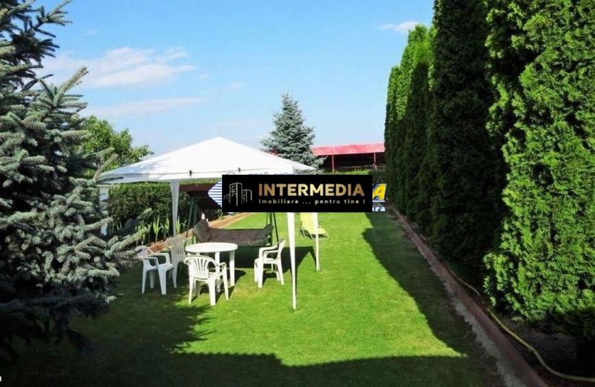 Casă individuală cu 7 camere cu Canalizare în Galtiu