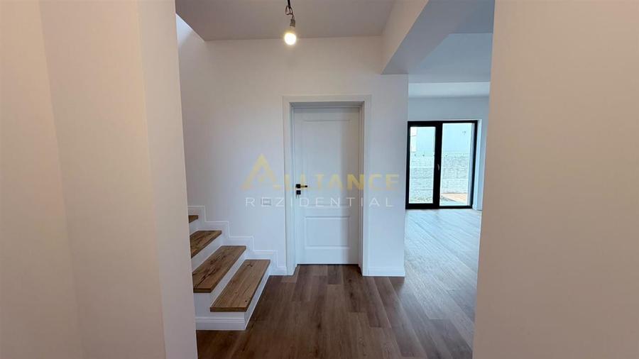 Casă individuală cu 5 camere cu Teren 259 Mp în Berceni
