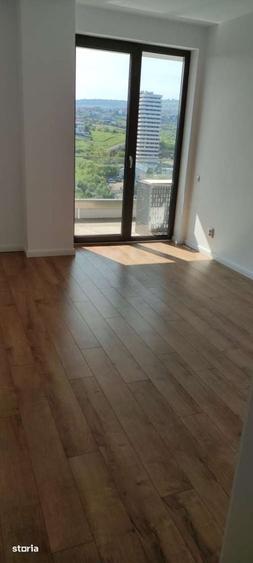 Apartament cu 4 camere în Zorilor