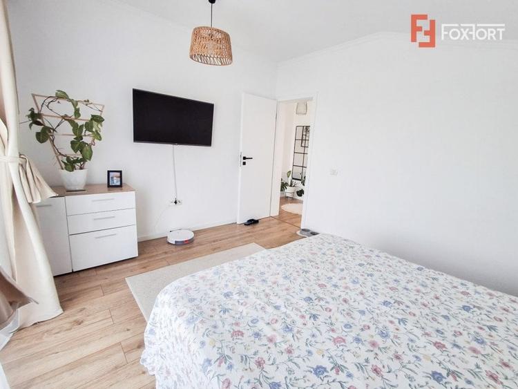 Duplex cu 3 camere decomandat cu Canalizare în Bucovăț (Remetea Mare)