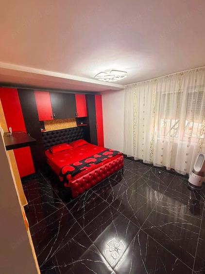 Casă cu Teren 300 Mp în Rontău