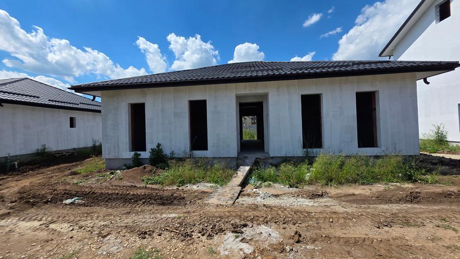 Casă individuală cu 4 camere cu Canalizare în Bragadiru