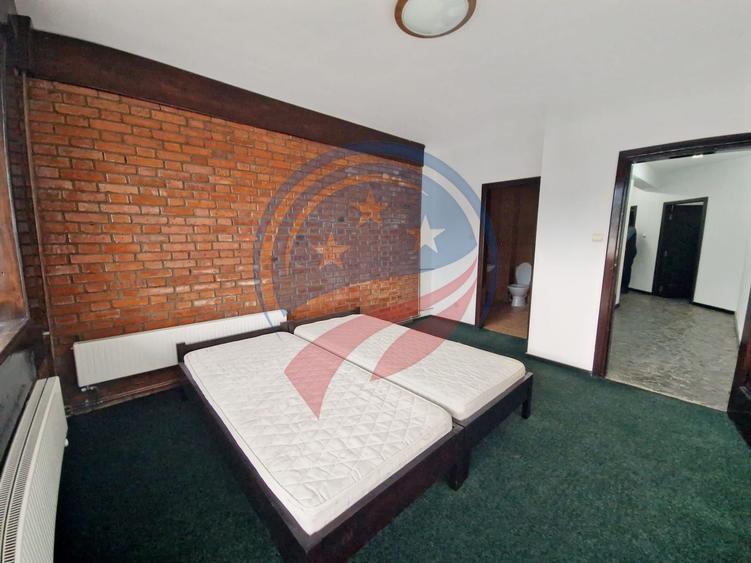 Hotel/Pensiune, de 713 mp, în Eșelnița