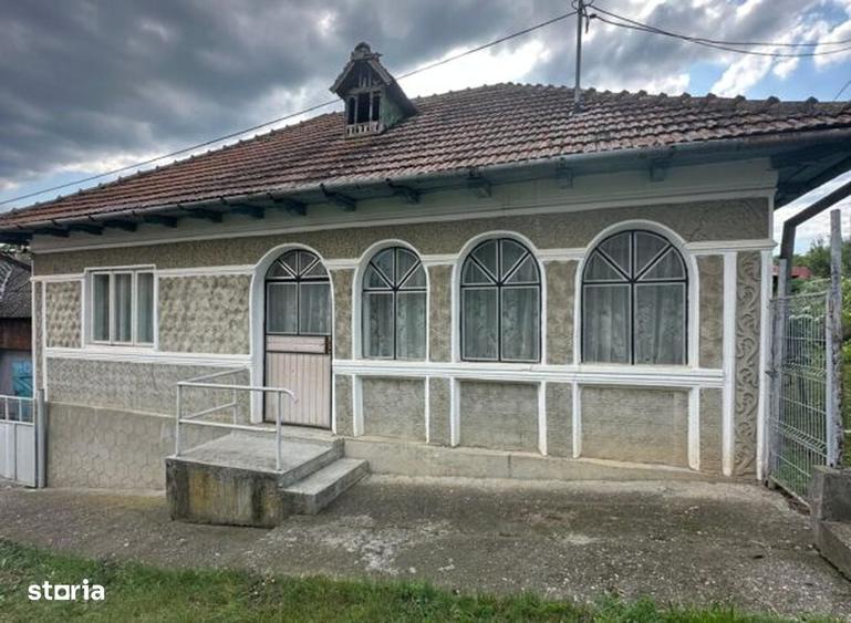 Casă cu 4 camere în Caraclău