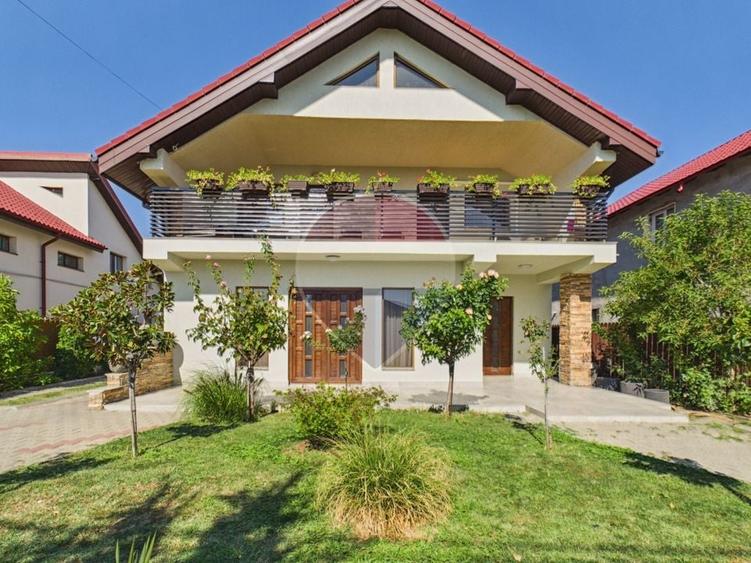 Casă individuală cu 5 camere cu Teren 566 Mp în Golești