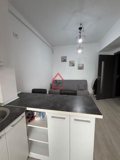 Apartament cu 2 camere semidecomandat, mobilat în Nicolina