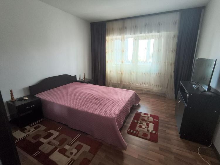 Apartament cu 3 camere decomandat, mobilat în Gara