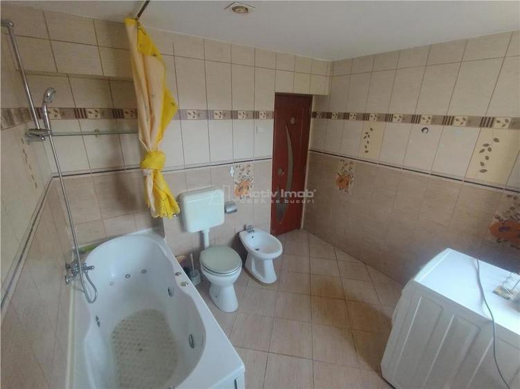 Apartament cu 2 camere nedecomandat, mobilat în Oravița