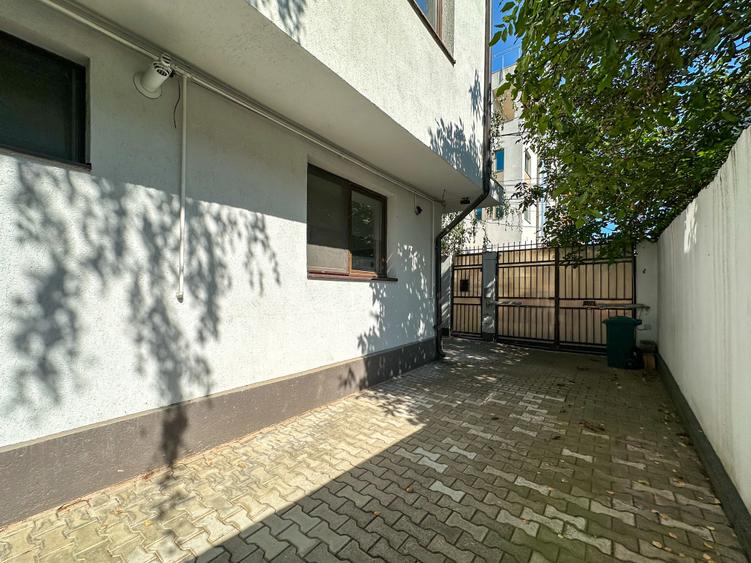 Duplex cu 4 camere cu Teren 124 Mp în Aviației
